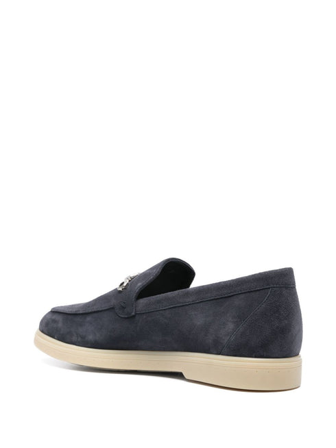 mocasines con placa de logotipo